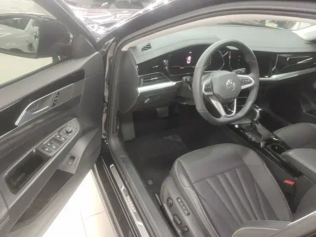Volkswagen Passat — Фото автомобиля 15