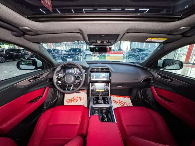 Jaguar XEL — Фото автомобиля 11