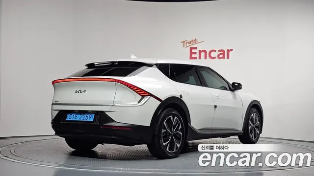 Kia EV6 — Фото автомобиля 2