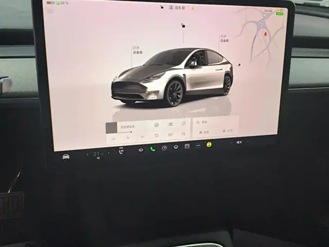 Tesla Model Y — Фото автомобиля 13