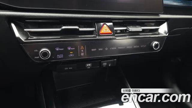 Kia Niro New — Фото автомобиля 26