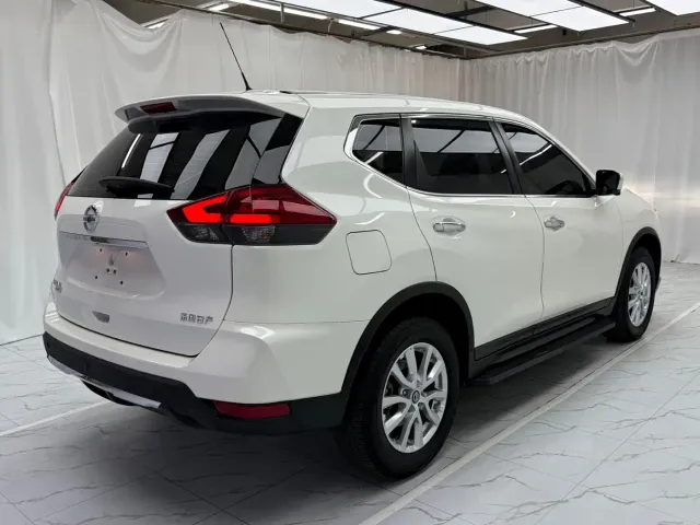Nissan X-Trail — Фото автомобиля 6