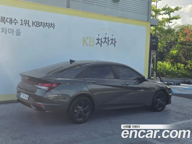 Hyundai Avante CN7 — Фото автомобиля 2