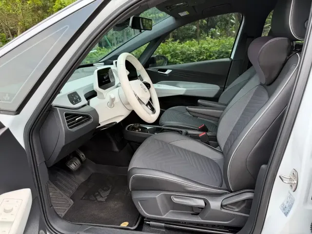 Volkswagen ID.3 — Фото автомобиля 4