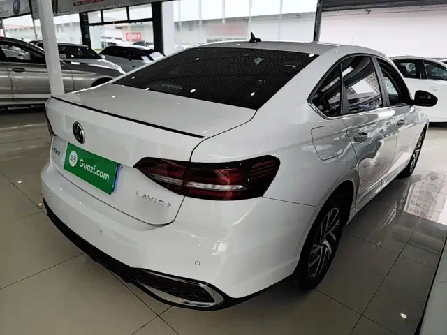 Volkswagen Lavida — Фото автомобиля 6
