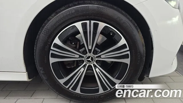 Mercedes-Benz E-Class W214 — Фото автомобиля 21