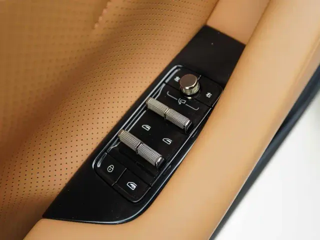 Geely Galaxy Xingyao 8 — Фото автомобиля 9
