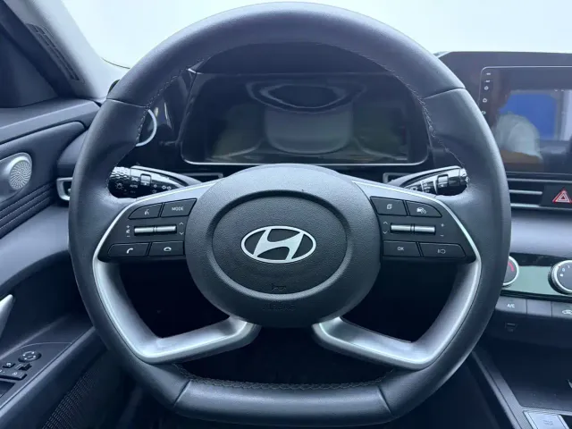 Hyundai Elantra — Фото автомобиля 9