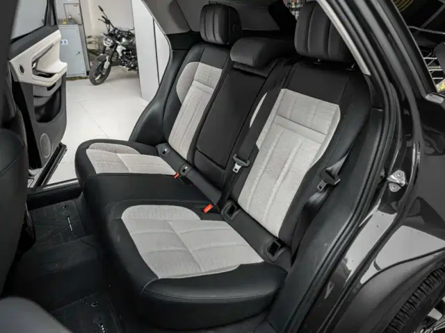 Land Rover Range Rover Evoque 2021 Range Rover Evoque L 249PS R-Dynamic First Edition Launch Edition — Фото автомобиля 25