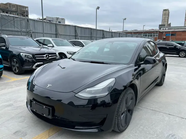 Фотография автомобиля — Tesla Model 3