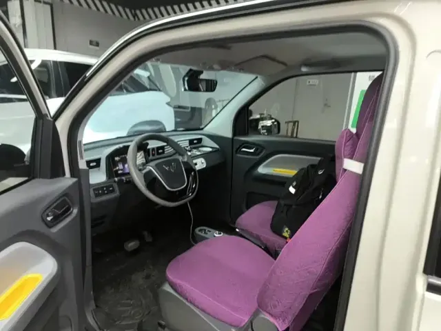 Wuling Hongguang Mini EV — Фото автомобиля 10