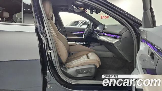 BMW 5-Series — Фото автомобиля 23