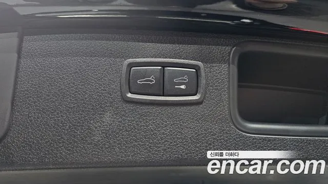 Porsche Macan — Фото автомобиля 20