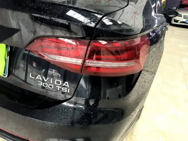 Volkswagen Lavida 2024 Model 300TSI DSG Starlight Leading Edition — Фото автомобиля 7