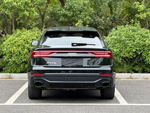 Audi RS Q8 — Фото автомобиля 8