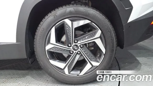 Hyundai Tucson Tucson (NX4) Дизель 2.0 4WD — Фото автомобиля 16