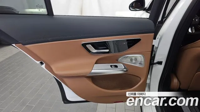 Mercedes-Benz E-Class — Фото автомобиля 14