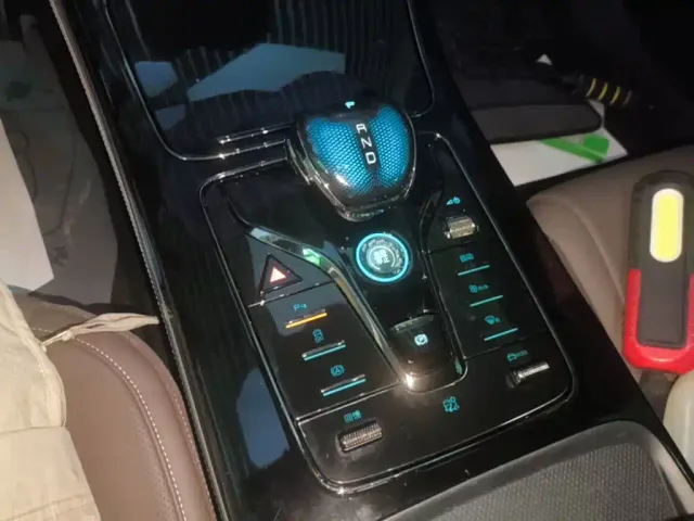 BYD Han — Фото автомобиля 13