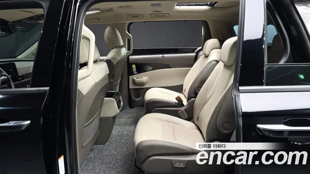 Kia Carnival Generation 4 — Фото автомобиля 12