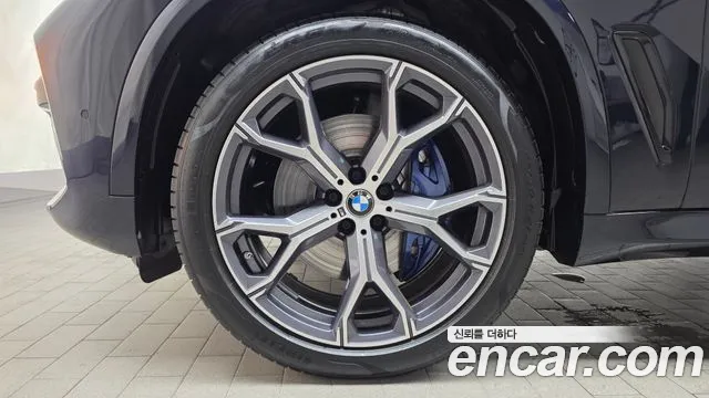 BMW X5 xDrive 40i M Sport — Фото автомобиля 4