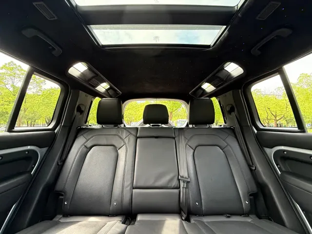Land Rover Defender — Фото автомобиля 16