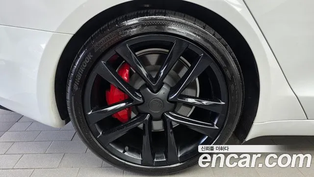 Tesla Model S — Фото автомобиля 2