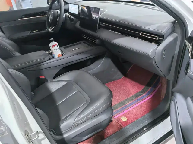 Wuling Starlight — Фото автомобиля 10