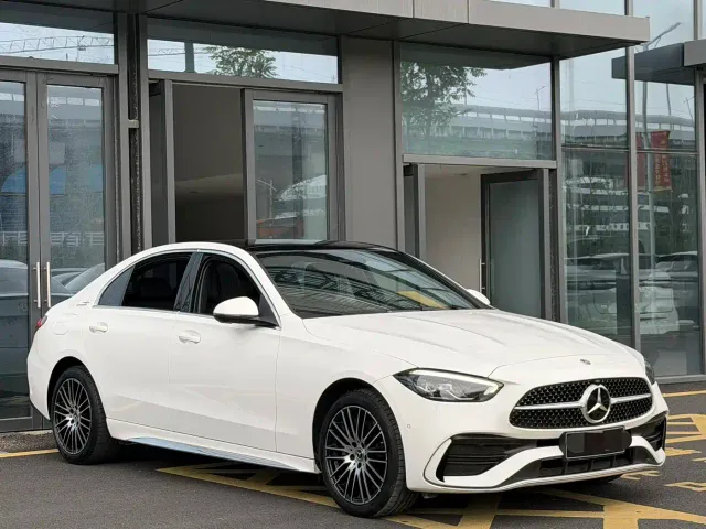 Mercedes-Benz C-Class — Фото автомобиля 3