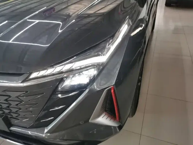 Changan Z6 — Фото автомобиля 23