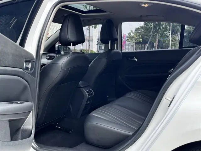 Peugeot 408 — Фото автомобиля 11