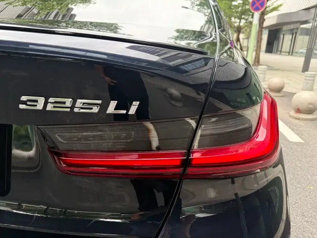 BMW 3 Series — Фото автомобиля 24