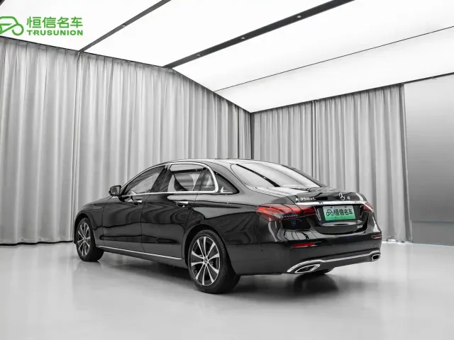Mercedes-Benz E-Class — Фото автомобиля 6