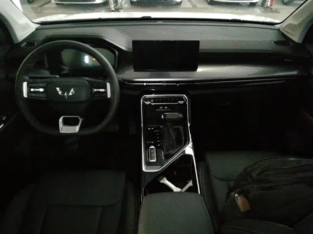 Wuling Asta — Фото автомобиля 11