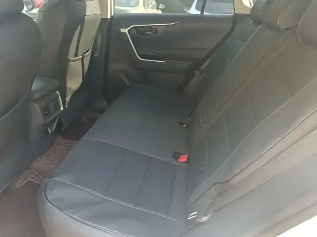 Toyota RAV4 — Фото автомобиля 16