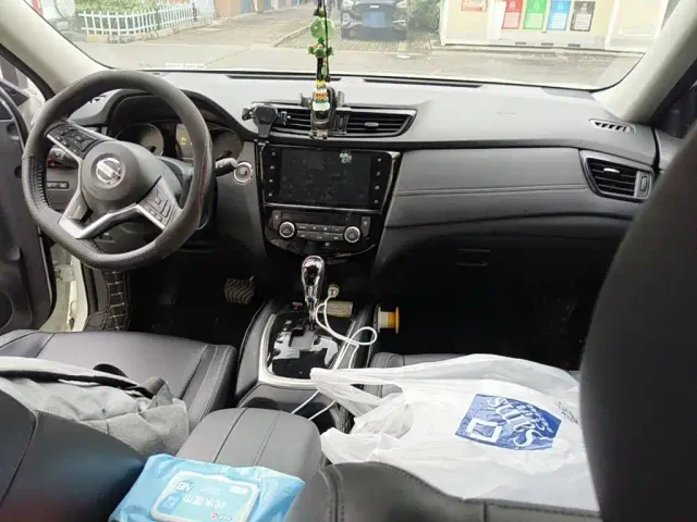 Nissan X-Trail — Фото автомобиля 12