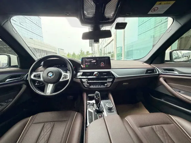BMW BMW 5 Series 2022 530Li Leading M Sport Package — Фото автомобиля 9