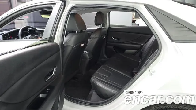 Hyundai Avante CN7 — Фото автомобиля 11