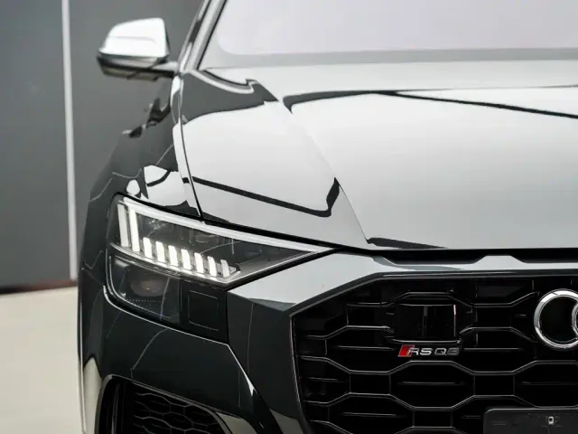 Audi RS Q8 — Фото автомобиля 4