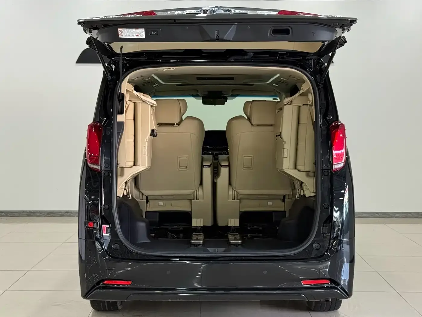 Toyota Alphard 2021 Hybrid 2.5L Premium — Фото автомобиля 29