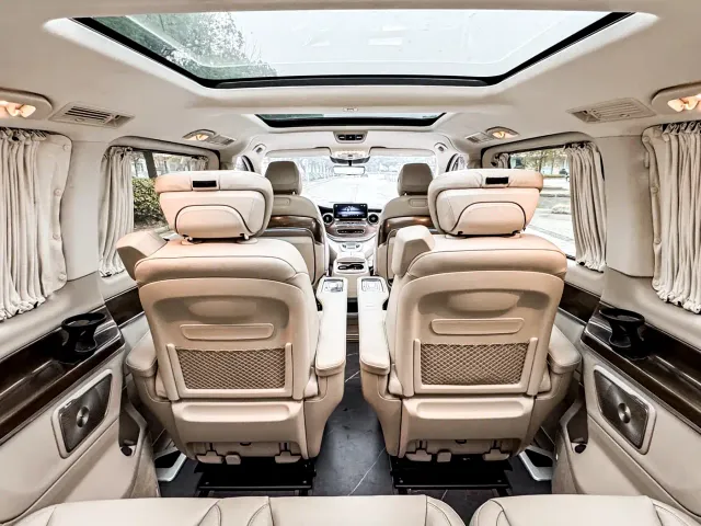 Mercedes-Benz V-Class — Фото автомобиля 24