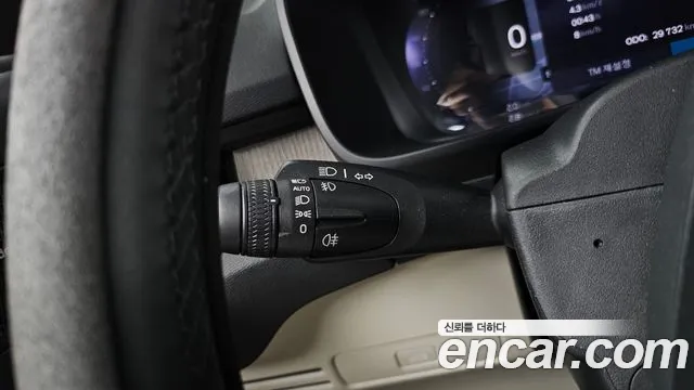 Volvo XC40 — Фото автомобиля 30