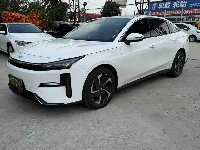 Фотография автомобиля — Geely Galaxy L6
