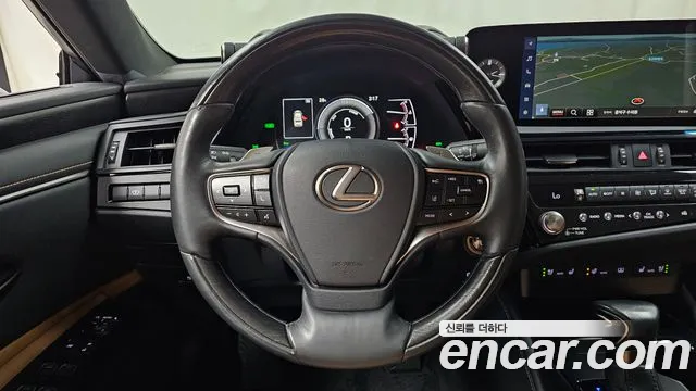 Lexus ES — Фото автомобиля 3