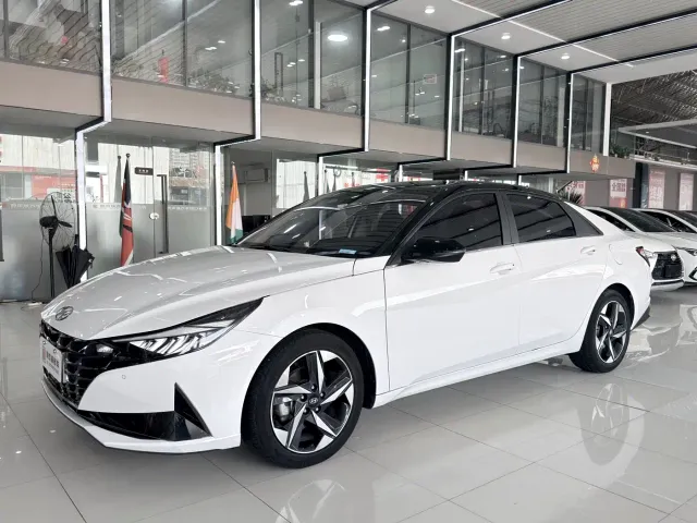 Фотография автомобиля — Hyundai Elantra