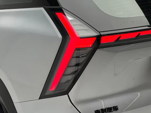Geely Boyue L — Фото автомобиля 18