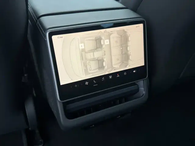 Tesla Model 3 2023 Rear-Wheel Drive — Фото автомобиля 24