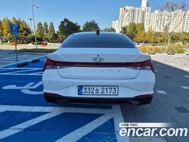 Hyundai Avante CN7 — Фото автомобиля 4