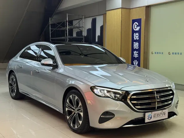 Mercedes-Benz E-Class — Фото автомобиля 3