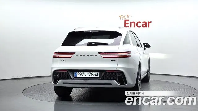 Genesis GV70 — Фото автомобиля 4