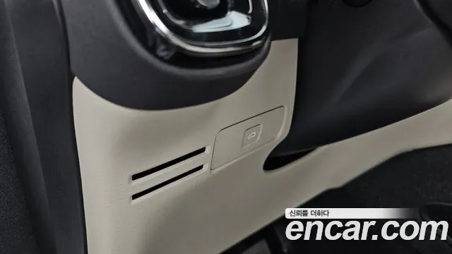 Вольво XC40 — Фото автомобиля 30